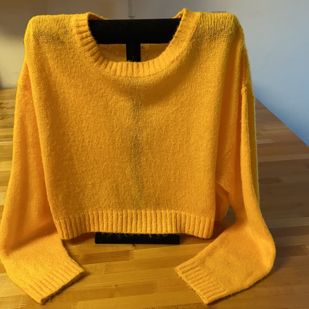 SALE!! H&M DIVIDED Women’s sweater size large